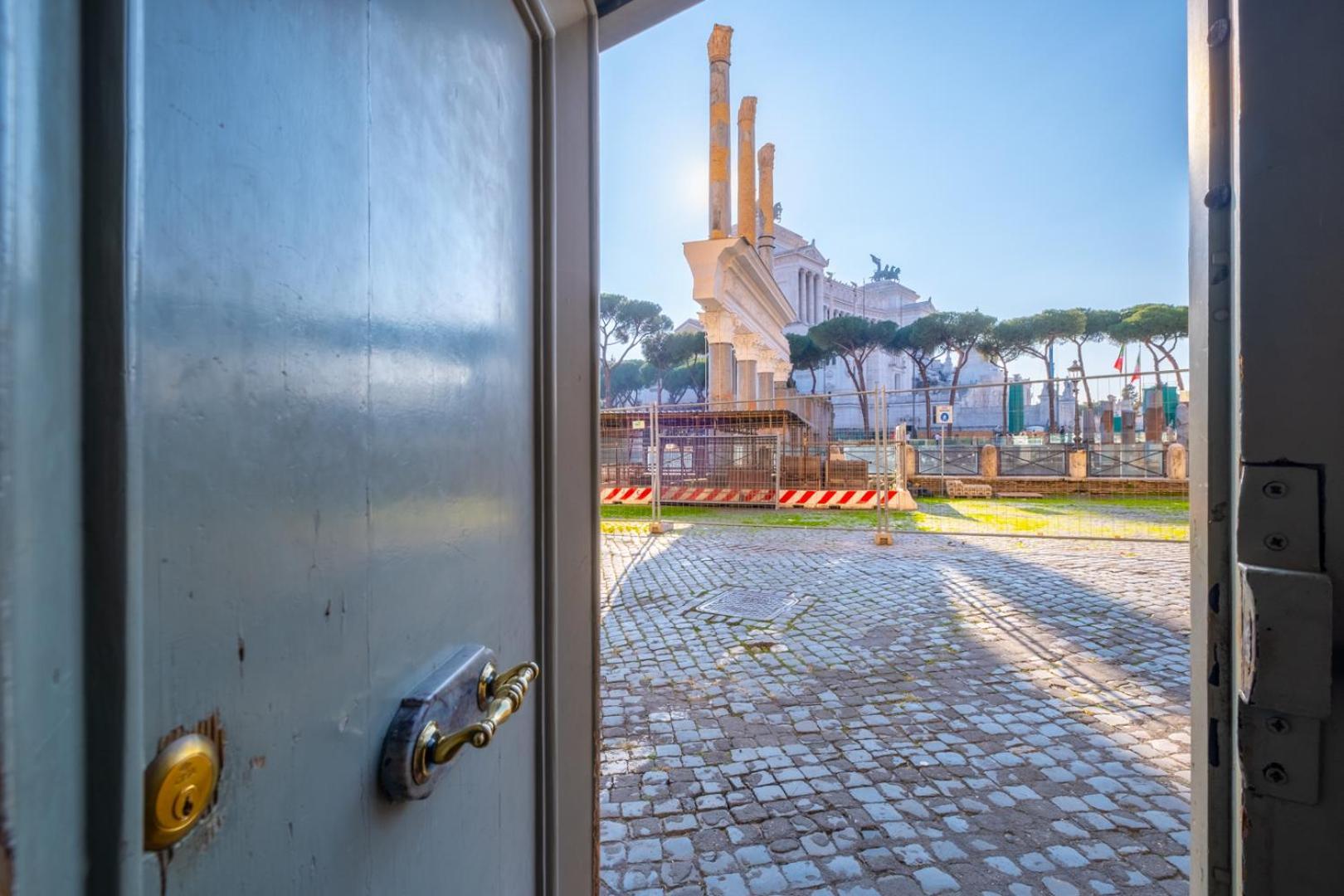 Elegant And Luxury Apartment @Altare Della Patria Рим Екстер'єр фото